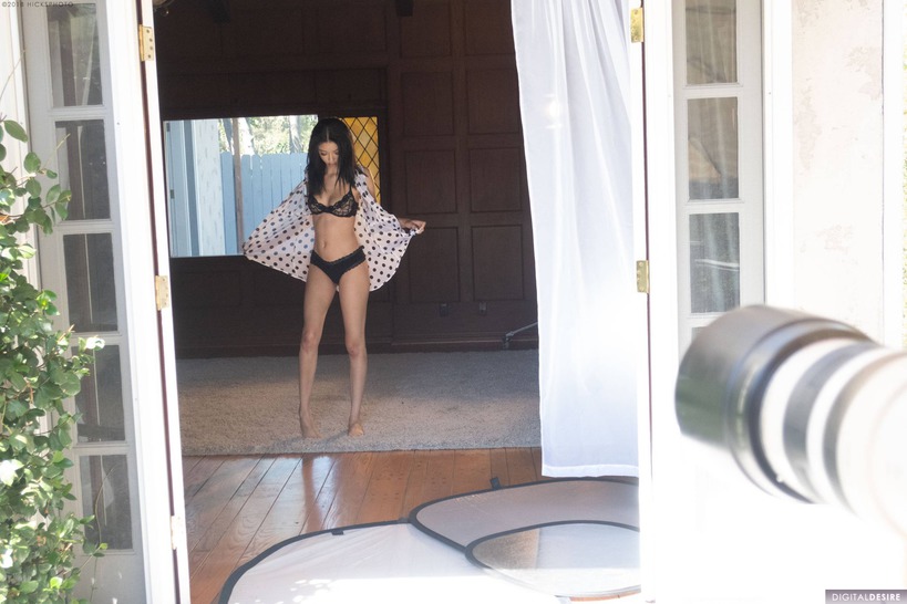 Behind The Scenes With Scarlett Bloom