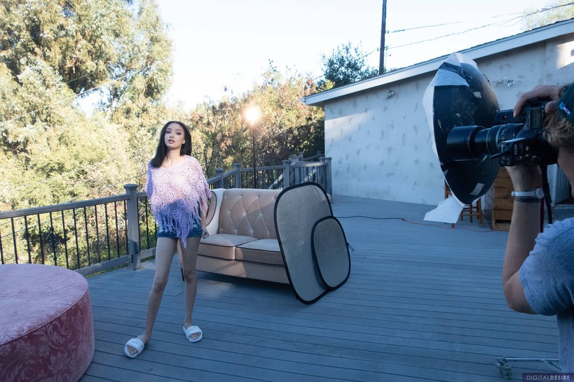 Behind The Scenes With Scarlett Bloom