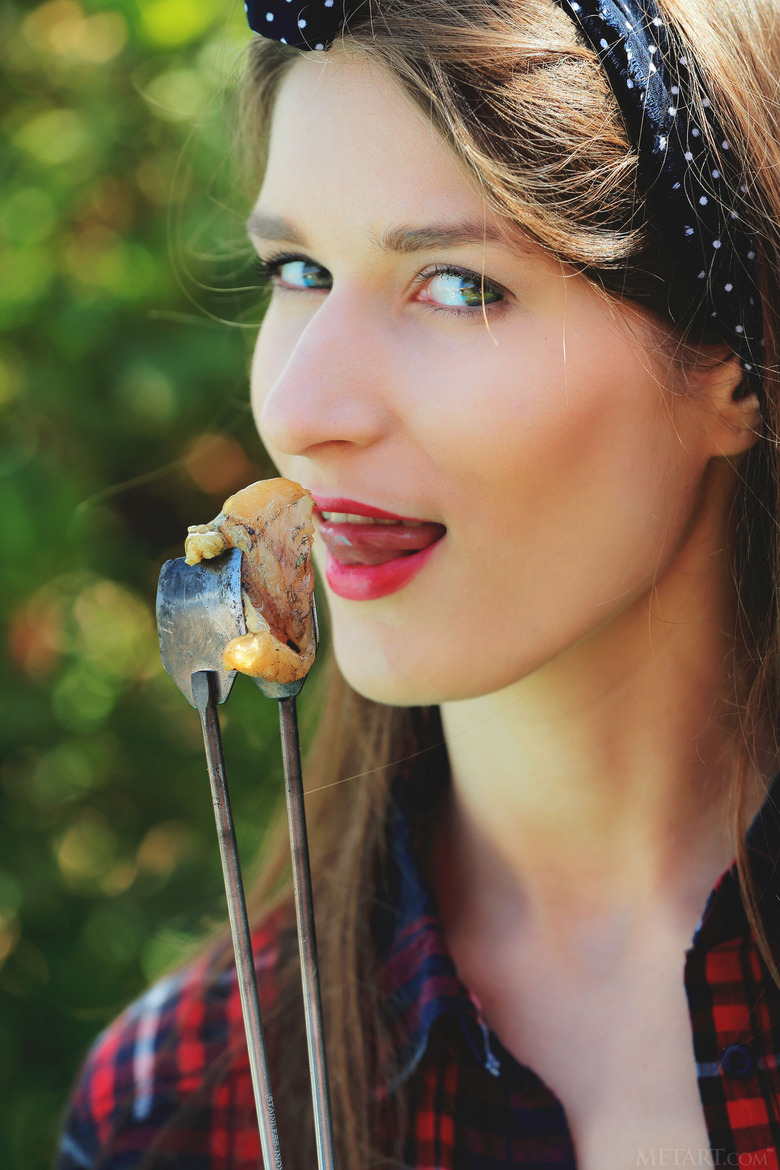 Elina In Grill Party