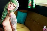 Crazy tattooed teen Paris stripping