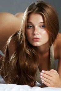 Gorgeous teen Belle posing nude